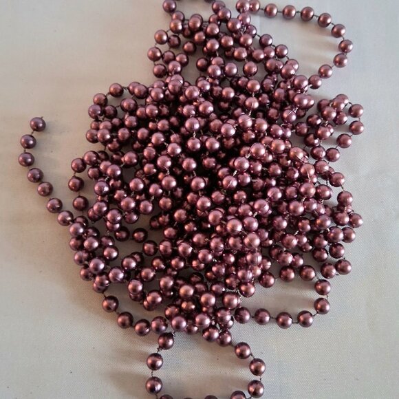 Lot of Various Purple And White Bead Garland - Picture 7 of 10